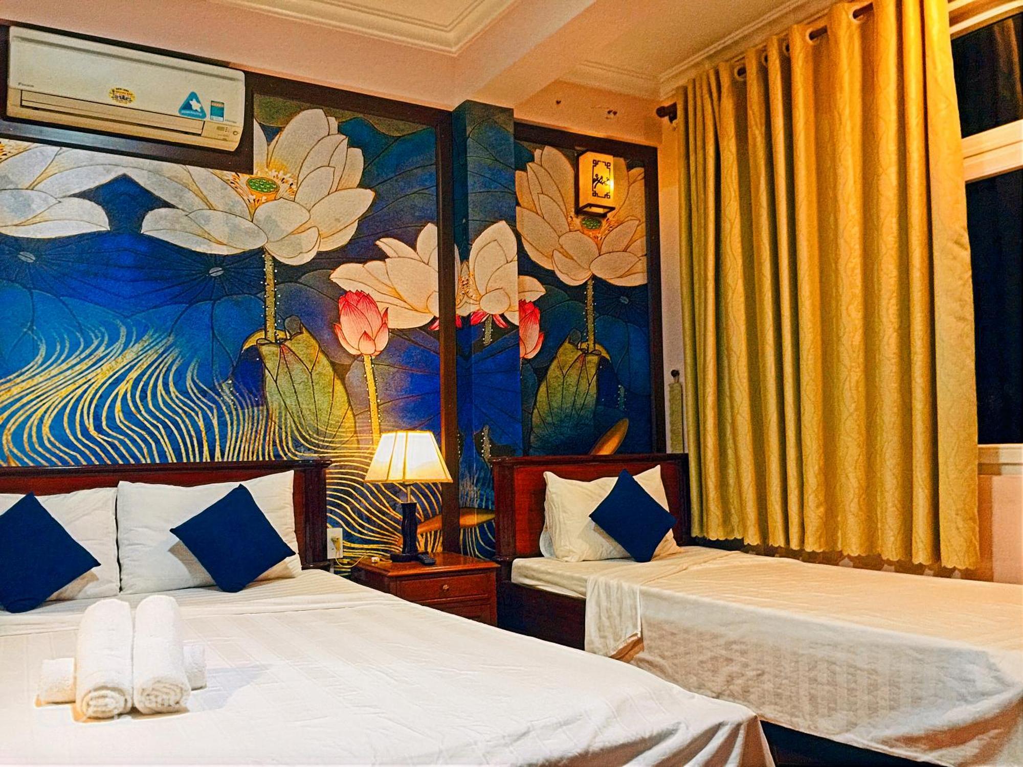Pink Lotus Hotel Hue Exterior photo